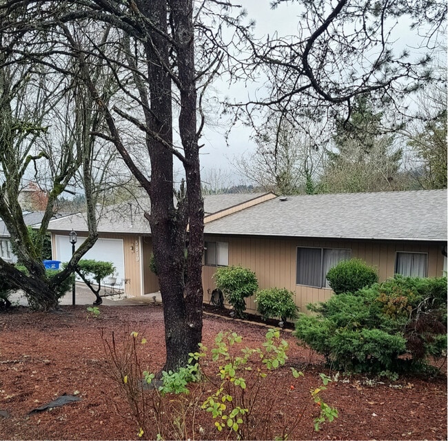 5819 SW Boundary St in Portland, OR - Building Photo - Building Photo