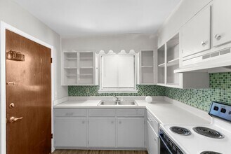 Saint Charles in Birmingham, AL - Building Photo - Interior Photo