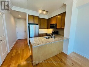 10 Bloorview Pl in Toronto, ON - Building Photo - Building Photo