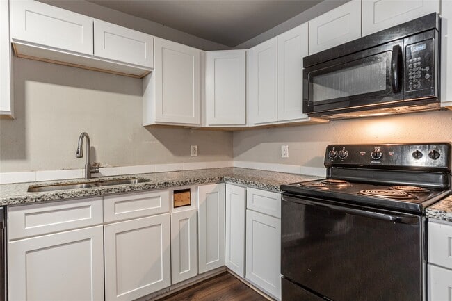 property at 2801 Virginia St