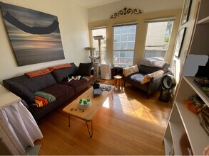 2515 SE 23rd Ave in Portland, OR - Foto de edificio - Building Photo