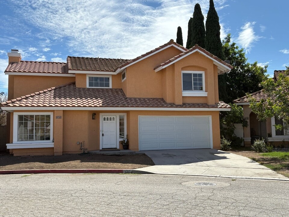 20 Cantera in Santa Ana, CA - Building Photo