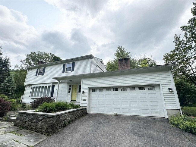 property at 3 Fernleigh Dr