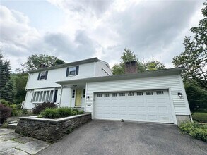 3 Fernleigh Dr in Cooperstown, NY - Foto de edificio - Building Photo