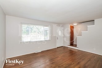 9216 Maverick Dr in Cincinnati, OH - Foto de edificio - Building Photo