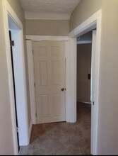 2023 S 24th St, Unit 2 in Lincoln, NE - Foto de edificio - Building Photo