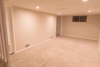 5886 S Utahna Dr in Salt Lake City, UT - Building Photo - Building Photo