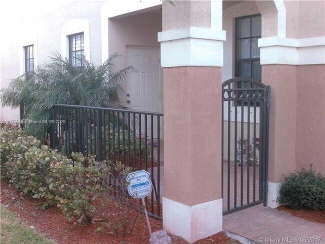 4277 Vineyard Cir in Weston, FL - Building Photo - Building Photo