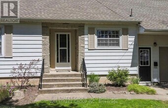 6565 Stamford Green Dr in Niagara Falls, ON - Building Photo - Building Photo