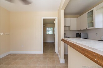 3157 SW 17th St-Unit -C (back cottage) in Miami, FL - Building Photo - Building Photo