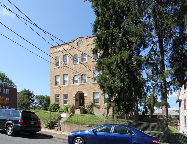 136 West St in New Britain, CT - Building Photo - Building Photo