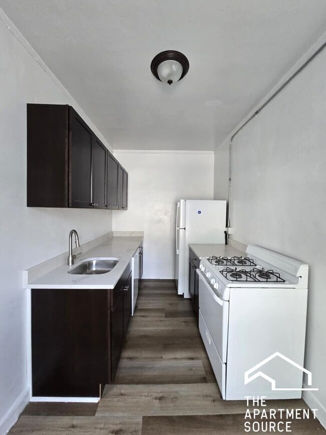 property at 4866 N Magnolia Ave