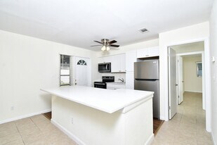 44 Tangelo Ct in Lehigh Acres, FL - Building Photo