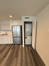 1551 Yale St, Unit C in Santa Monica, CA - Foto de edificio - Building Photo
