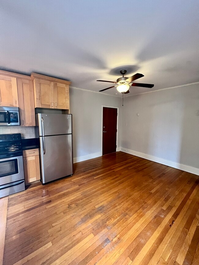 1411 Grove Avenue in Richmond, VA - Building Photo - Building Photo