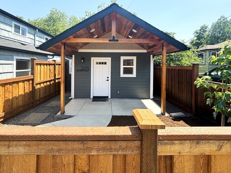 2015 Washington Alley in Eugene, OR - Building Photo