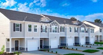 744 Big Bend Ct in White House, TN - Building Photo