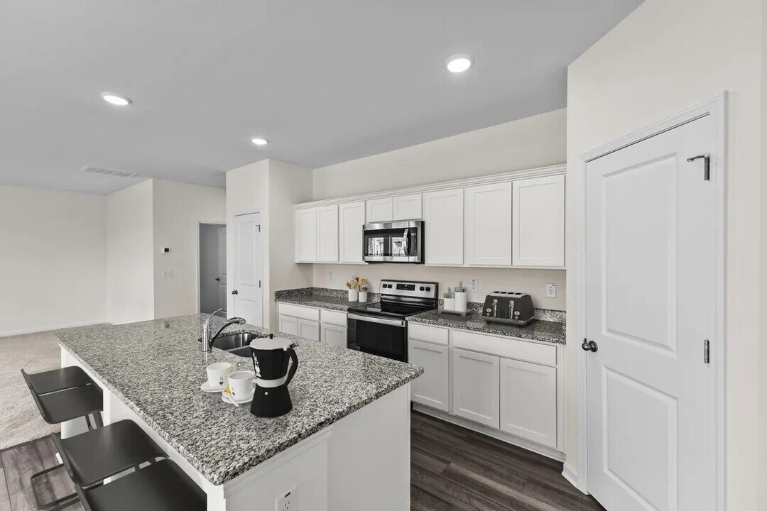 2114 Youngfellow Dr in Columbia, TN - Building Photo