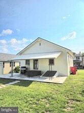 124 Elm St in Stowe, PA - Building Photo - Building Photo