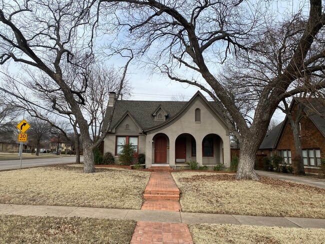 property at 839 Thomasson Dr