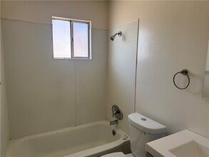1010 Kathleen Ave in Kingman, AZ - Building Photo - Building Photo