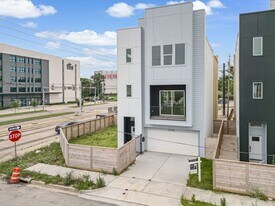 3468 Bremond St in Houston, TX - Building Photo