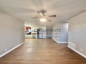 101 N Rainbow Dr in Whitehouse, TX - Building Photo - Building Photo