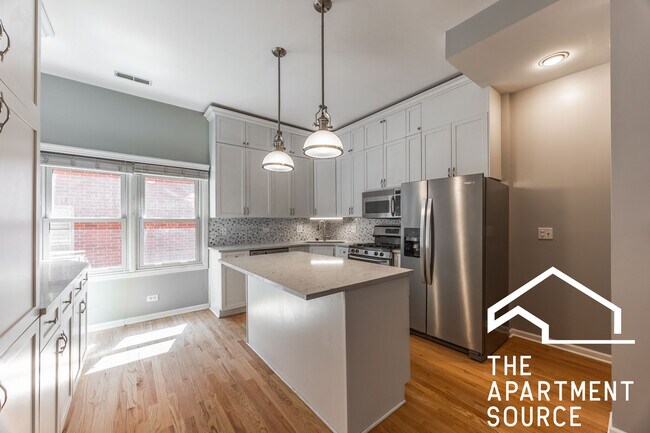 855 W Erie St in Chicago, IL - Building Photo - Building Photo