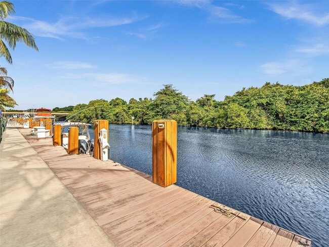 2901 Hidden Harbour St in Fort Lauderdale, FL - Building Photo - Building Photo