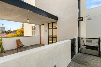 519 S 6th St, Unit 212 in Las Vegas, NV - Building Photo - Building Photo