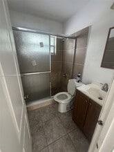 923 SE 2nd Ave in Hallandale Beach, FL - Foto de edificio - Building Photo