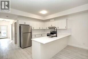 59 Reeve St in Woodstock, ON - Building Photo