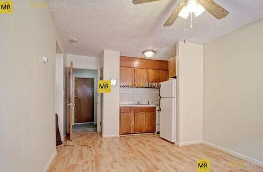 360 Market St, Unit B2 Photo