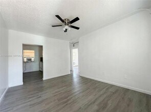 1117 NW 3rd Ave, Unit 11 in Miami, FL - Building Photo - Building Photo