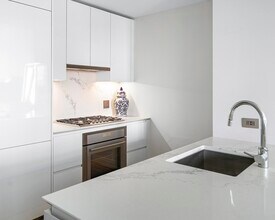 137 Seaport Blvd in Boston, MA - Building Photo - Building Photo