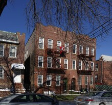 86-39 56th Ave in Flushing, NY - Building Photo