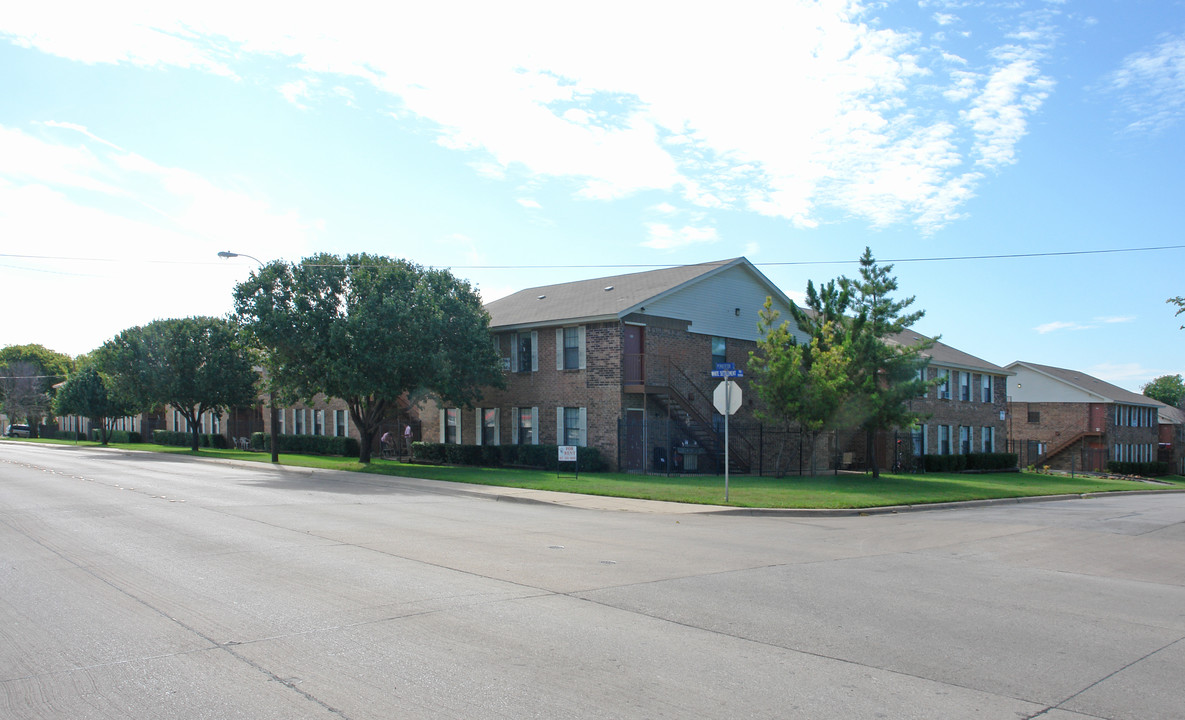 Providence Manor in Fort Worth, TX - Building Photo