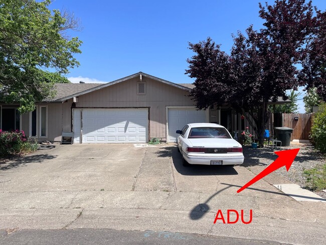 6021 Woodminster Cir in Orangevale, CA - Building Photo - Building Photo