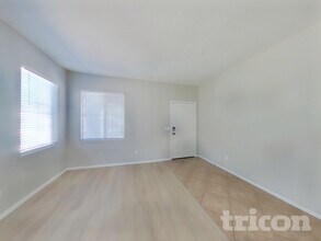 8717 W Hammond Ln in Tolleson, AZ - Foto de edificio - Building Photo