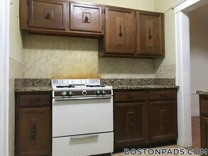 94 Maple St in Malden, MA - Foto de edificio - Building Photo