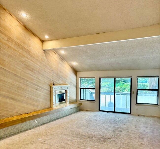 2104 Sahalee Dr E in Sammamish, WA - Building Photo - Building Photo