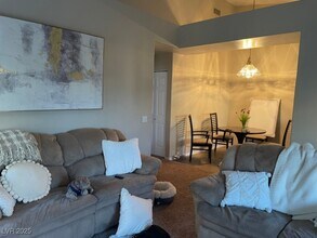 2001 Jade Creek St in Las Vegas, NV - Building Photo - Building Photo