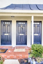 411 W Conestoga Rd, Unit 27 in Devon, PA - Foto de edificio - Building Photo