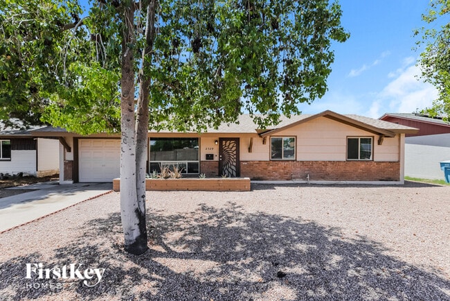 property at 2529 W Sweetwater Ave