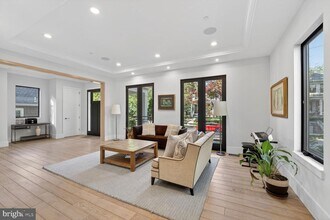 5310 Dorsett Pl NW in Washington, DC - Building Photo - Building Photo