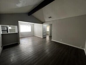 5615 Jacaranda Dr in Austin, TX - Building Photo - Building Photo