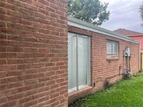 111 Kings Ct in Stafford, TX - Building Photo - Building Photo