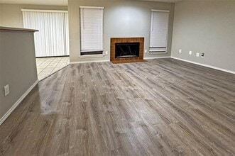 5801 Marvin Loving Dr in Garland, TX - Building Photo - Building Photo