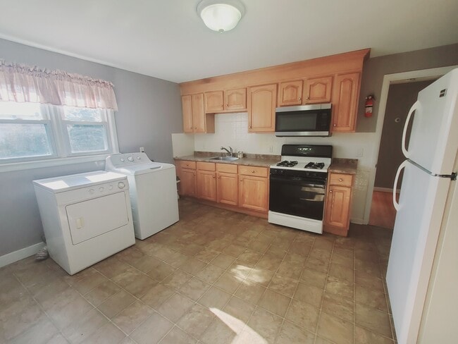 47 Park St, Unit 2 in Stamford, CT - Building Photo - Building Photo