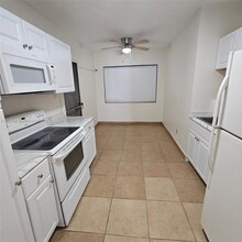 1541 NE 205th Ter in Miami, FL - Building Photo - Building Photo